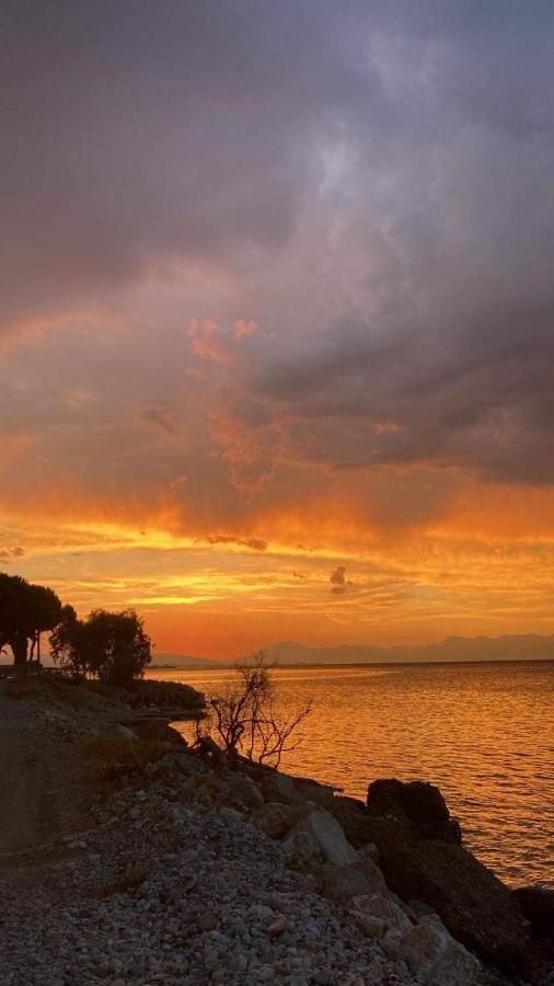 Σπίτι Με Σοφίτα Μπροστά Στη Θάλασσα Villa Trápeza Dış mekan fotoğraf